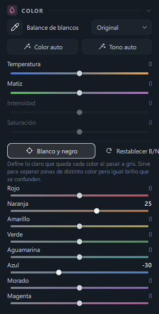 El panel Color con Blanco y negro activado y los controles de mezcla B/N (Naranja +25 · Azul −30)