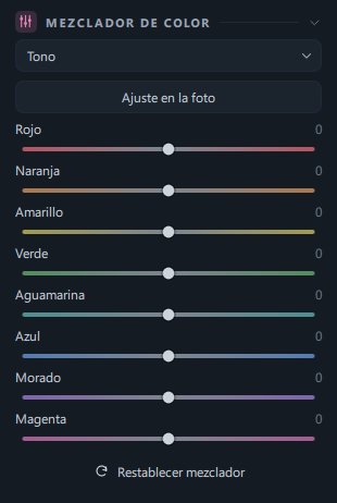 El panel Mezclador de color (lista desplegable · Ajuste en la foto · controles de ocho colores)